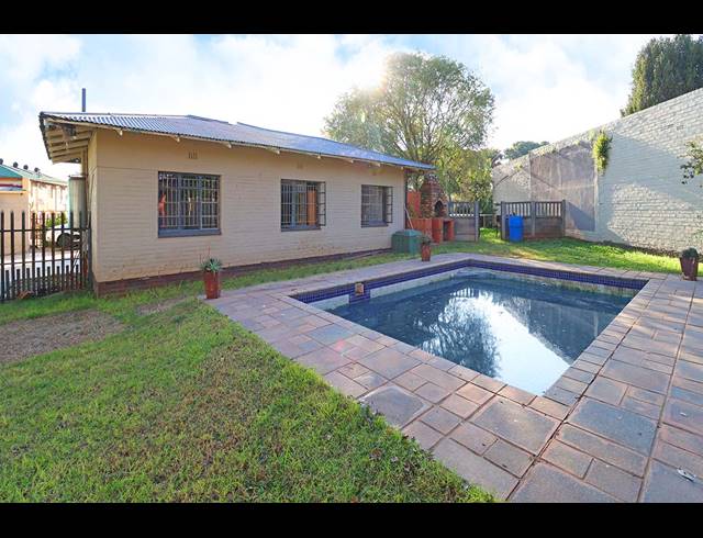 3 BEDROOM HOUSE FOR SALE IN WYCHWOOD